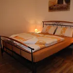 Atelier Reinhart Couette-café 3*